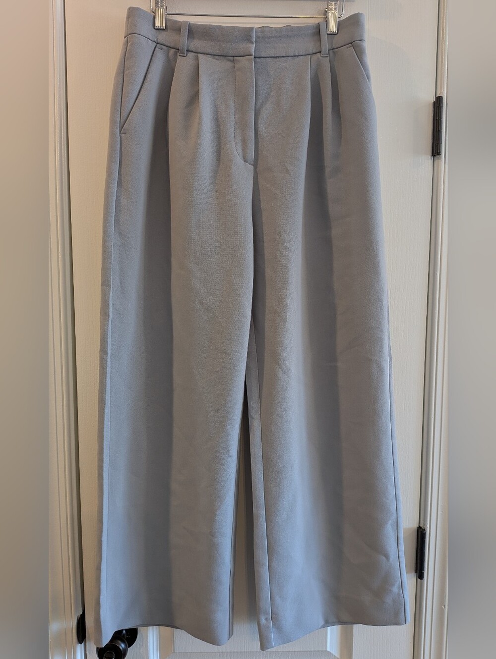 Abercrombie & Fitch Sloane Tailored Wide Leg Pleated Trousers Gray Pants Sz 10P - Picture 2 of 13